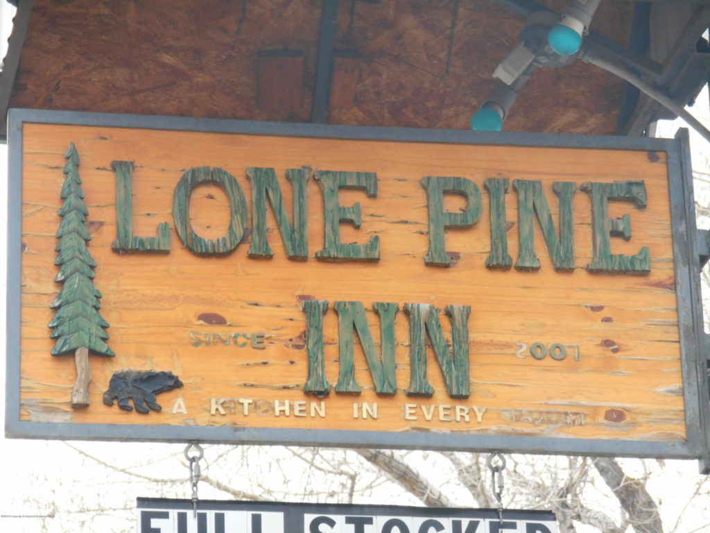 Lone pine Inn